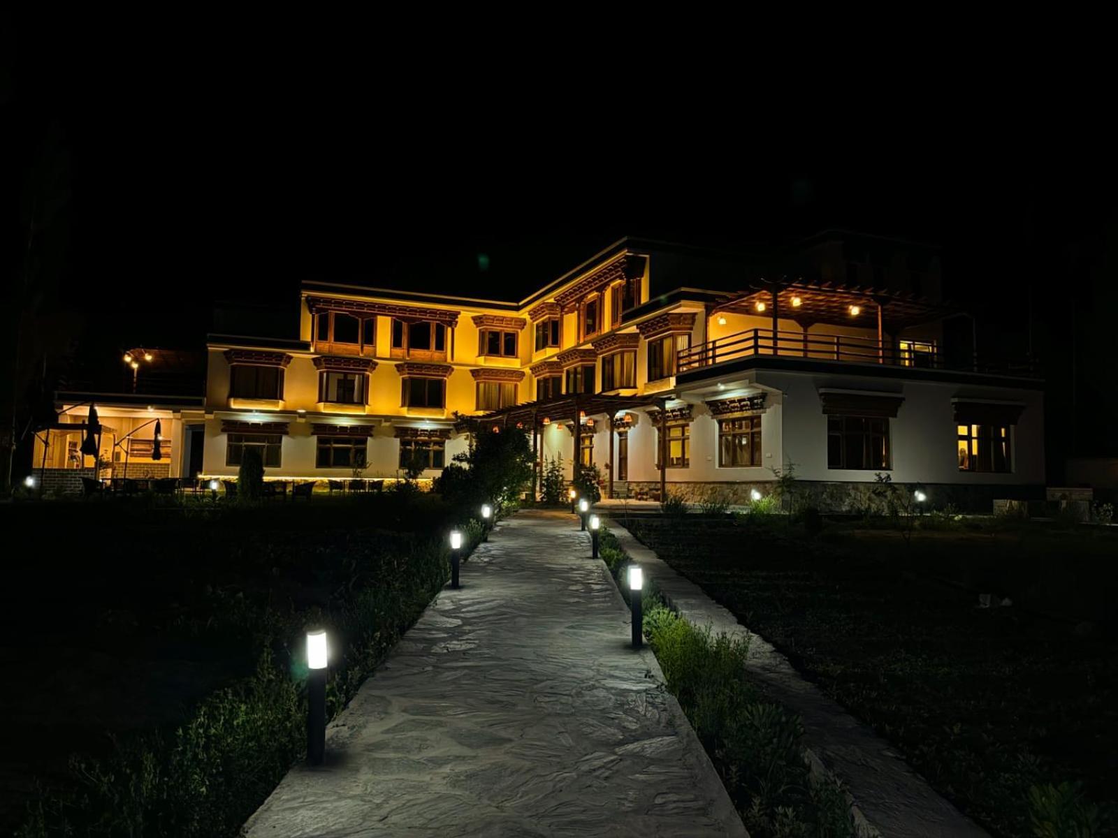 The Hunder Eco Villa Hundar Bagian luar foto