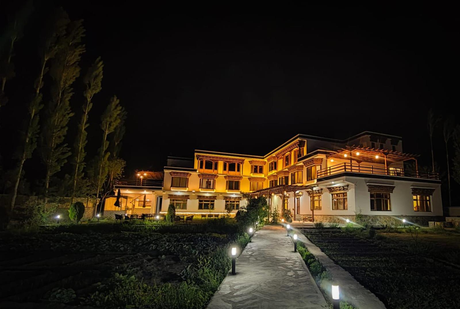 The Hunder Eco Villa Hundar Bagian luar foto
